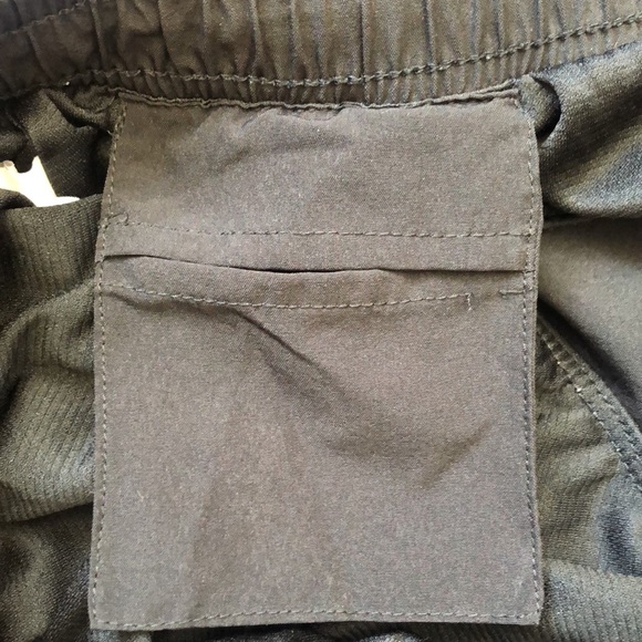 Black & Pink Victory Short - Picture 6 of 6